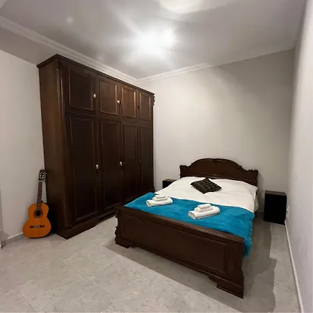 Nicolas Lejlighed Nea Michaniona